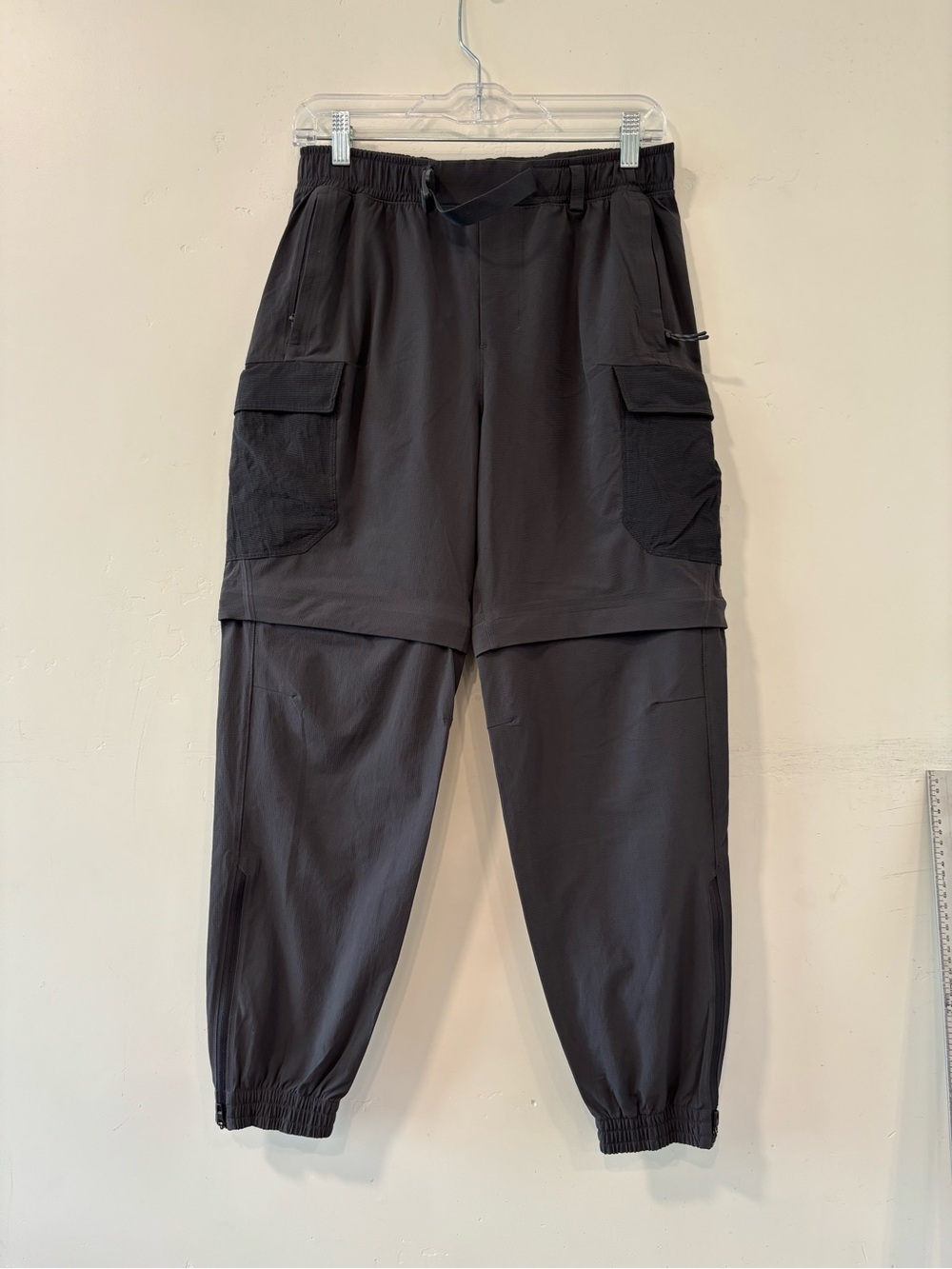 Lululemon Convertible Hiking Pant Shorts  Men’s Size Small Graphite Grey